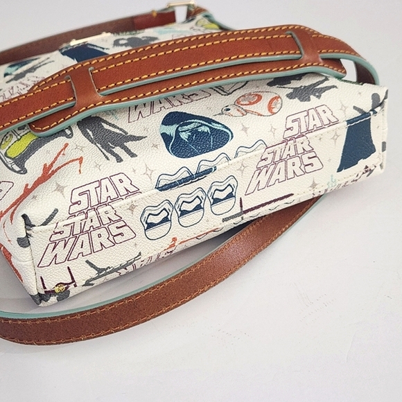DOONEY & BOURKE STAR WARS THE FORCE AWAKENS LETTER CARRIER CROSSBODY BAG 2015 - Picture 6 of 10